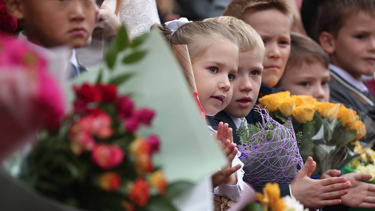 Рекордное число первоклассников зачислили в школы Москвы в этом году