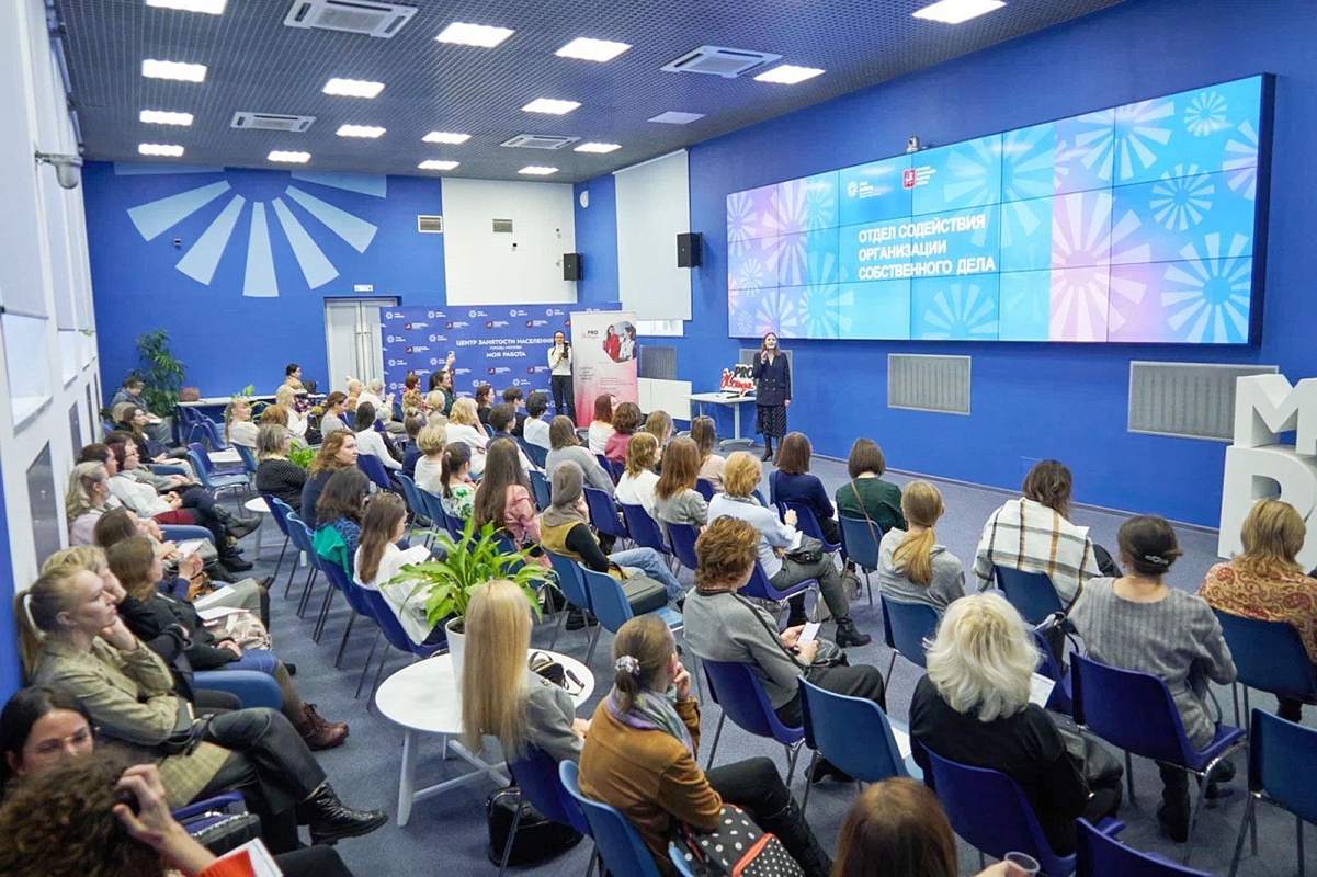 На тренингах службы занятости москвичей научат успешно проходить собеседования