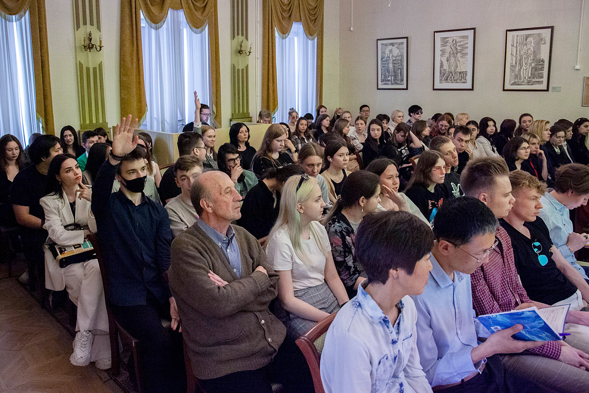 Москвичам рассказали, как защитить свои финансы в цифровом пространстве